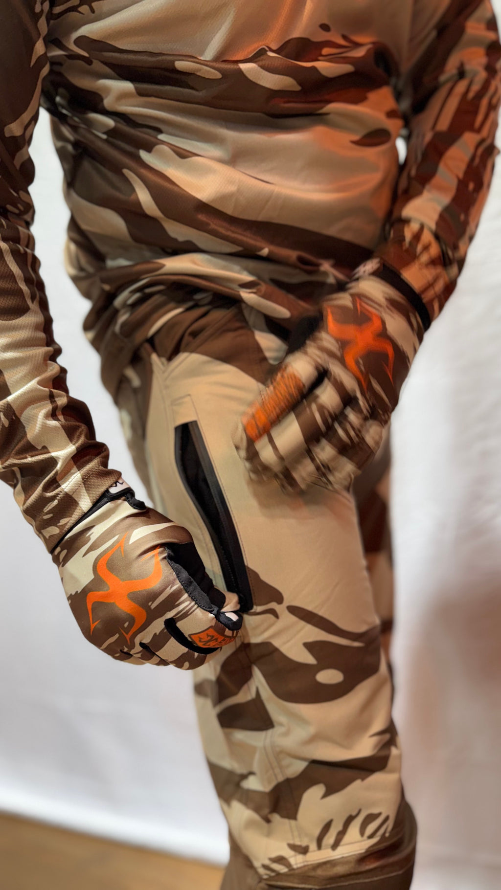 EXTREME CULTURE - Race Trousers (SAND CAMO)